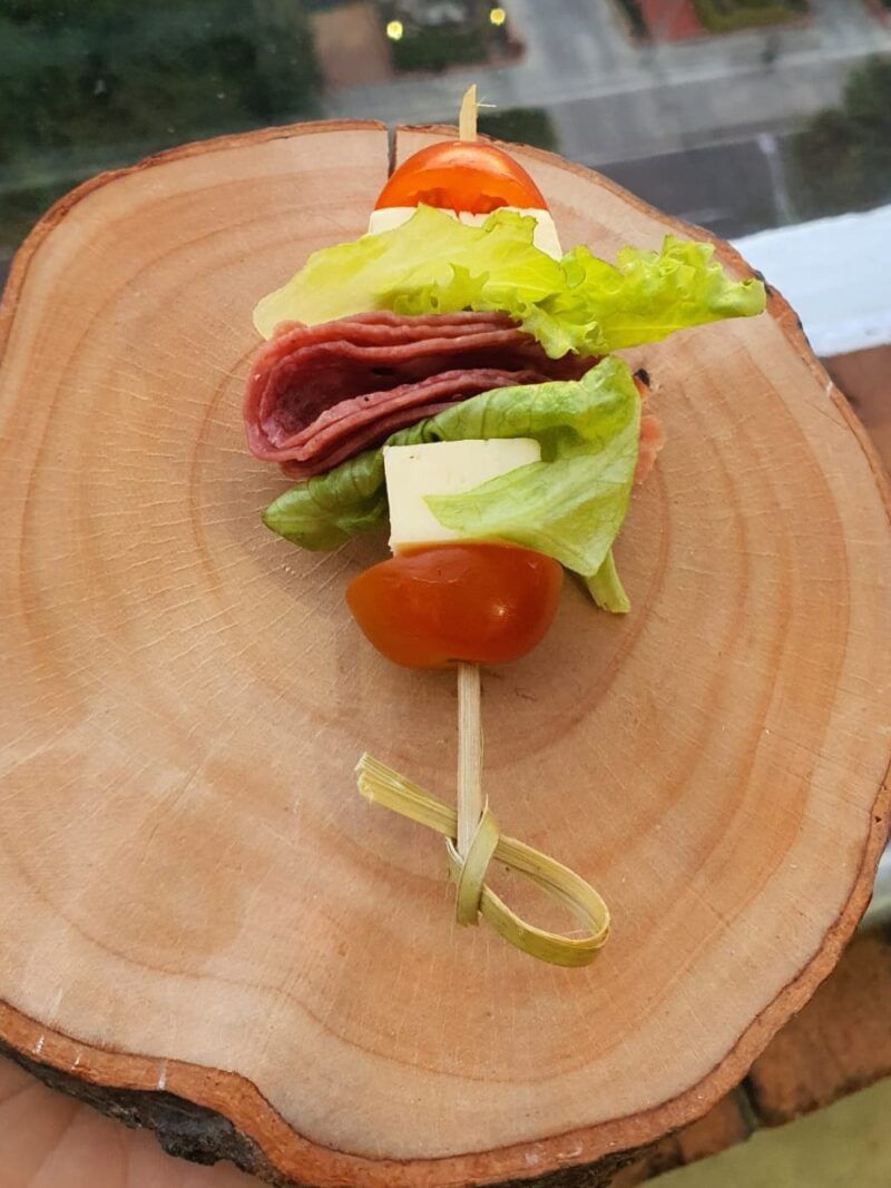 Mini pincho flor de salami