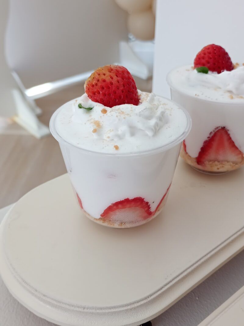 Mini Fresas con Crema 5 onzas