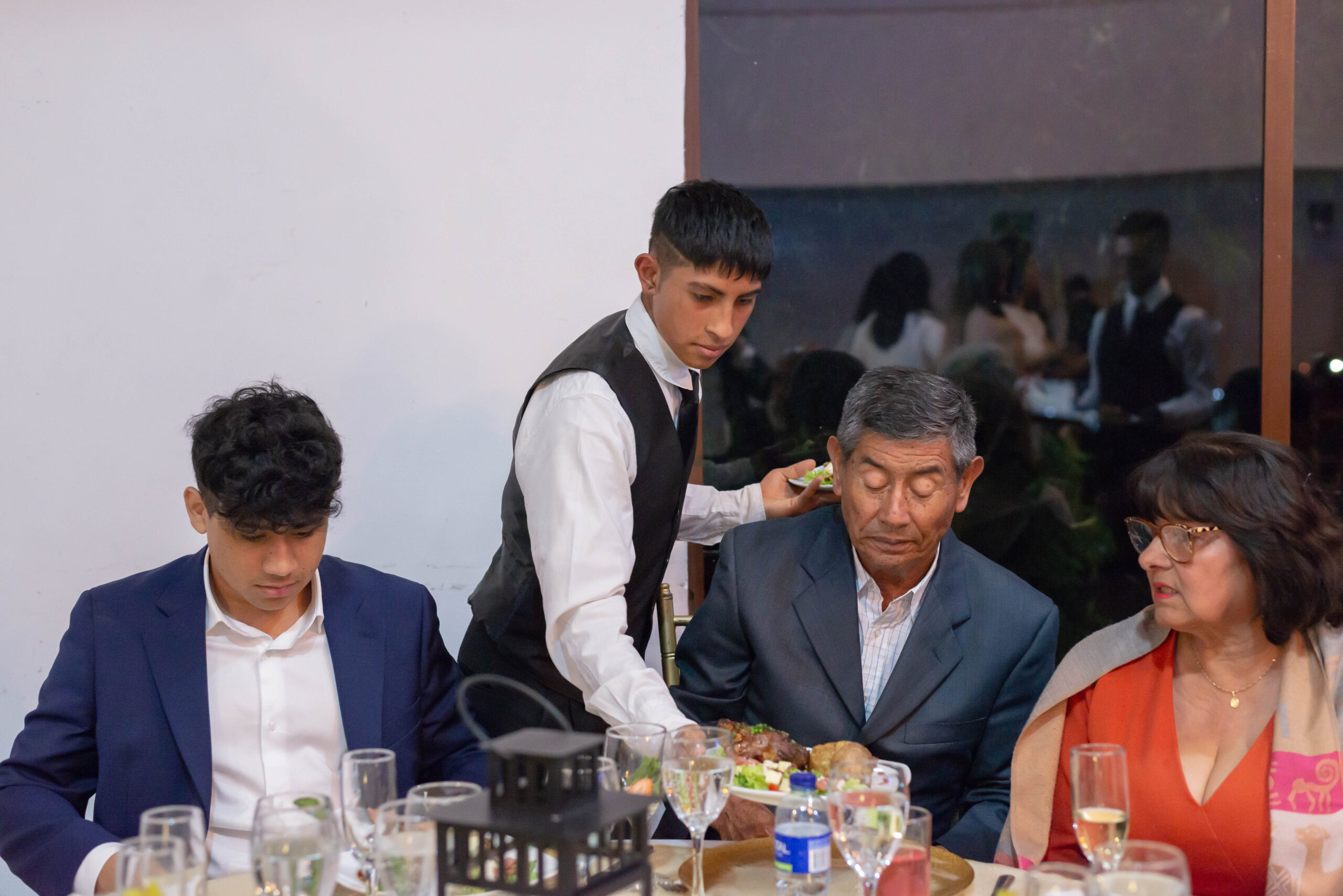 Almuerzos y Cenas - Con Servicio - Imagen 4