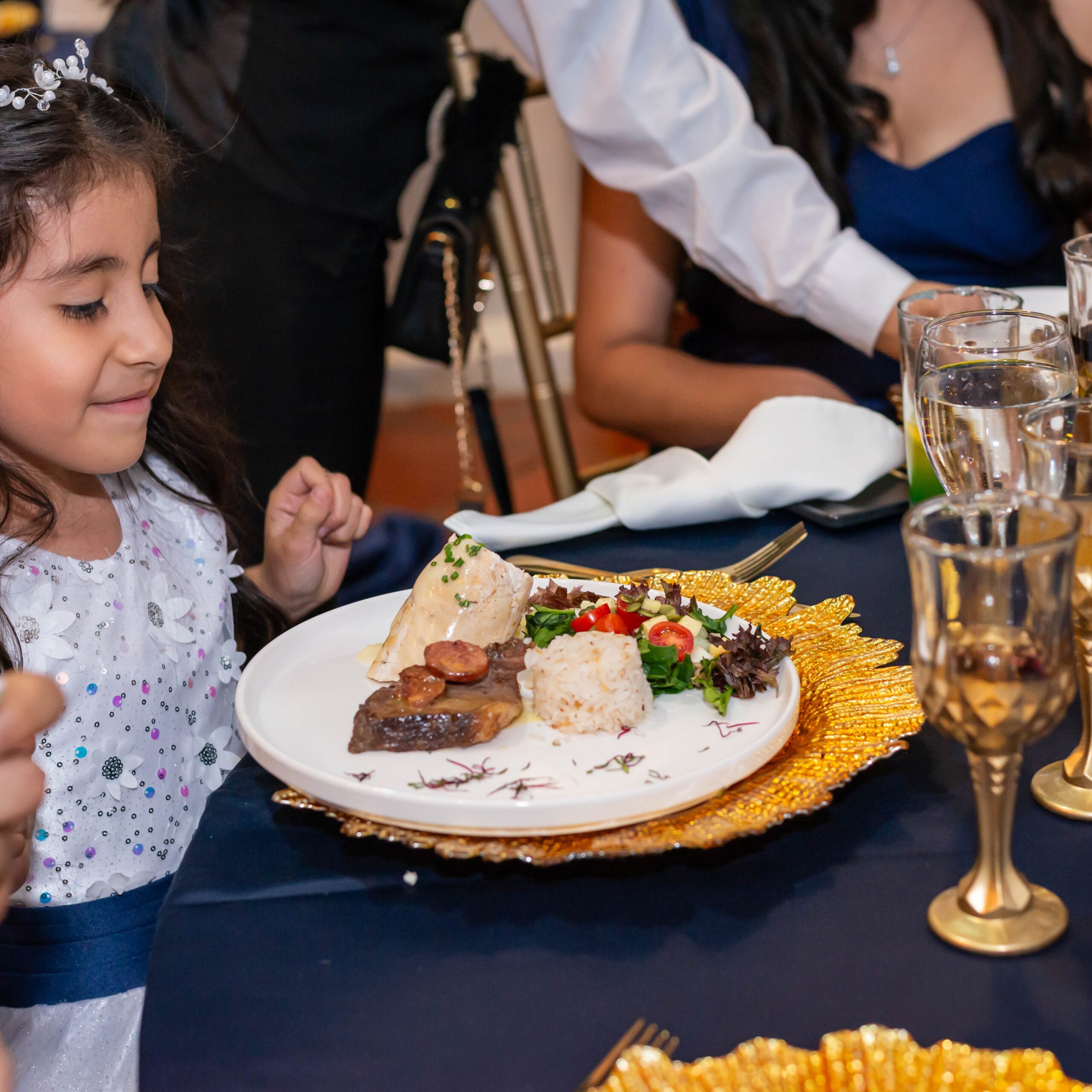 Almuerzos y Cenas - Con Servicio