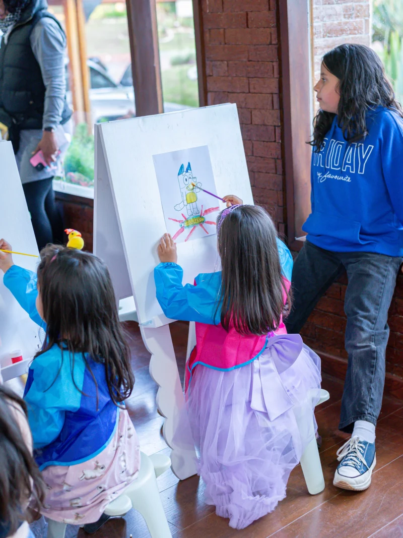 Estación de Pintura Infantil