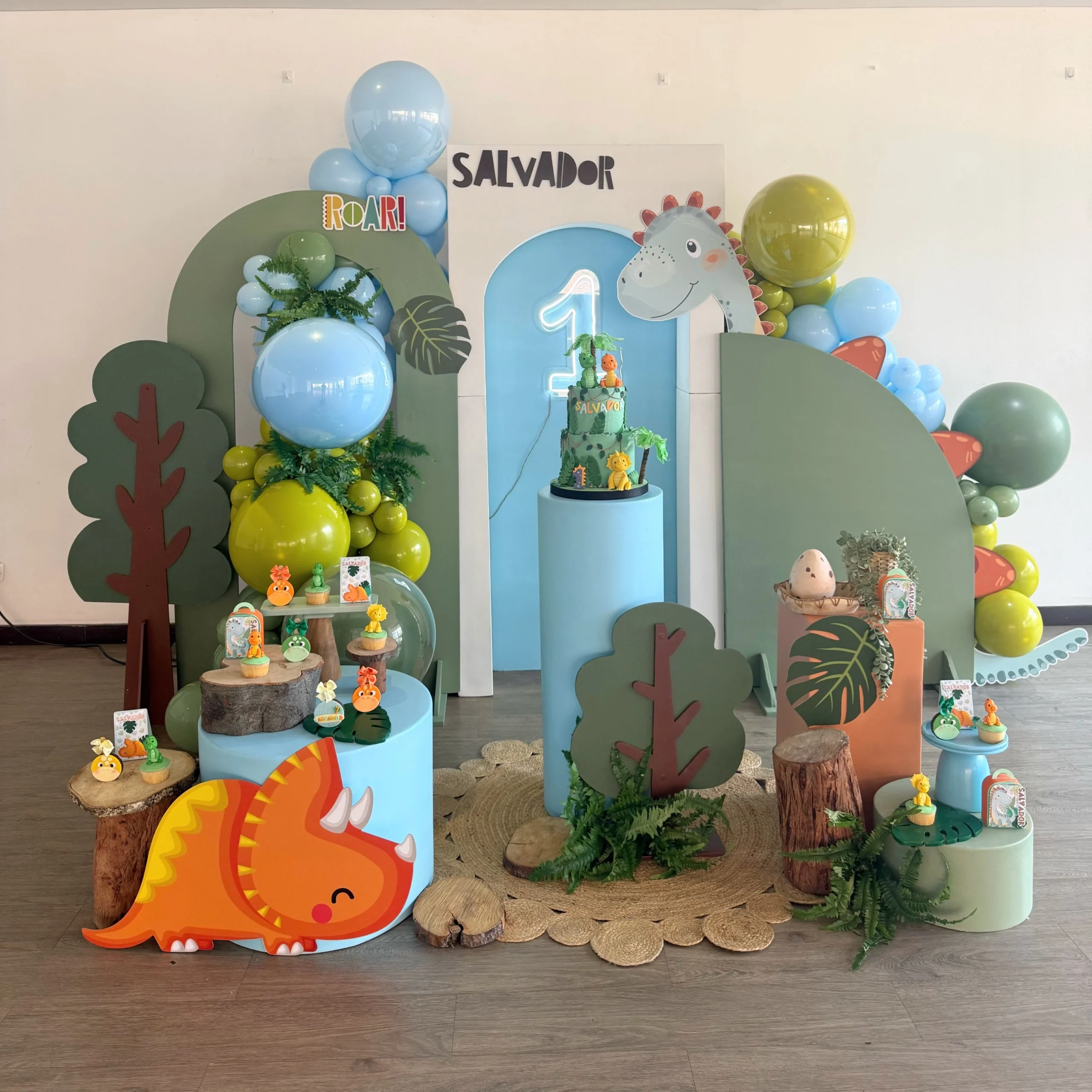 Set x 3 und muñecos dino
