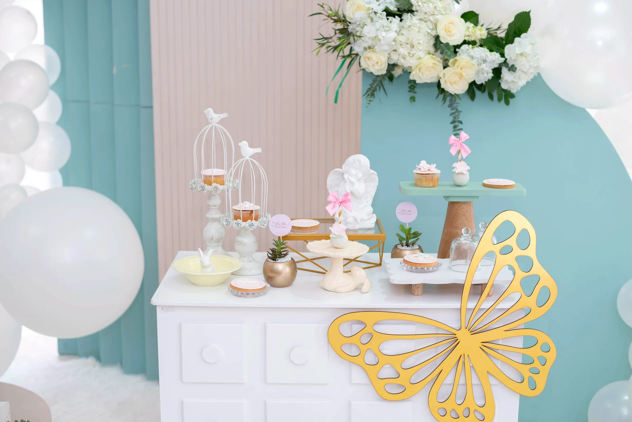 Detalle de celebración | La Vittoria Detalle de mesa y repostería en una celebración pastel de La Vittoria.