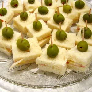 Mini sándwich de pollo - La Vittoria Celebraciones